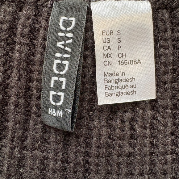 Cropped Cable Knit Vest - Picture 3 of 4